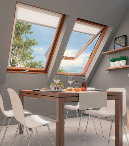 Среднеповоротные пластиковые окна Fakro PTP U4 55*78